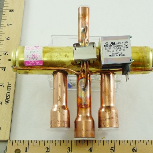 Carrier ef17bz271 reversing valve, 24v, 1/2" x 7/8" odf