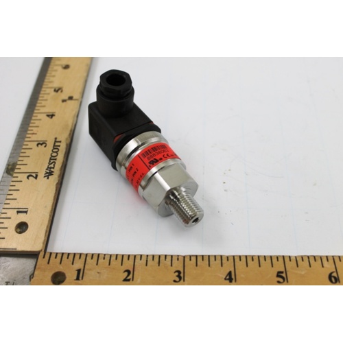 Danfoss 060g1142 0-150 psi pressure transducer 4-20ma 1/4"
