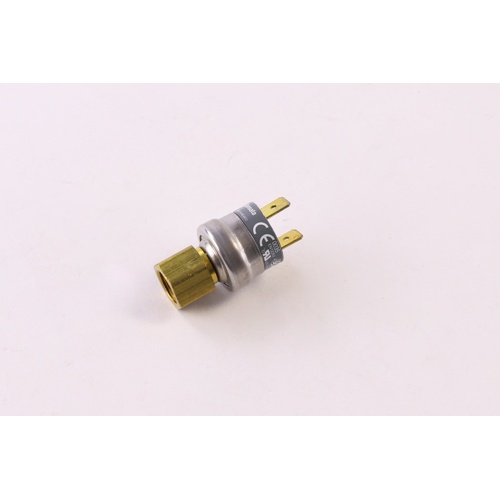 York s1-025-33451-000 refrigerant pressure control 23/38 psi open/close