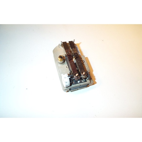Johnson controls t-4752-206 pneumatic heating-cooling thermostat, vertical