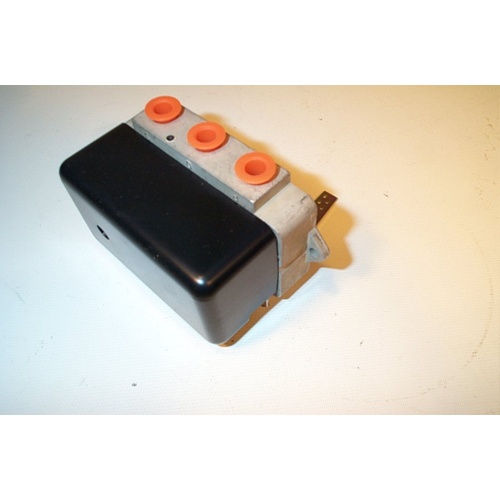 Johnson controls v-9502-15 pneumatic valve actuator positioner without spring