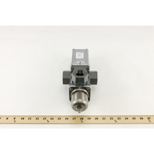 Johnson controls v248gd1-001c 1" npt 200–400 psi three-way pressure actuated water regulating valve