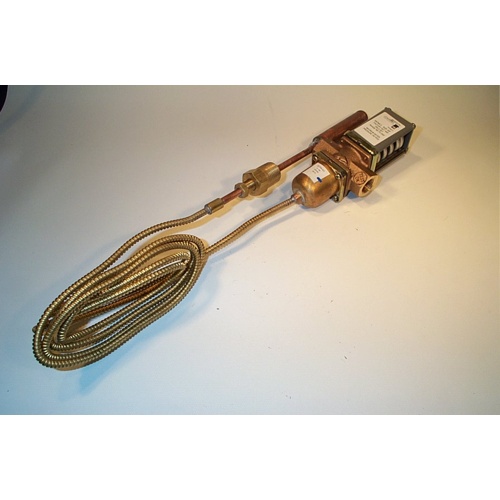Johnson controls v47aa-2 3/8" npt direct acting temperature actuated water regulating valve