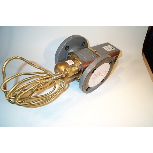 Johnson controls v47ar-3 1-1/2" asme flange cast iron direct acting temperature actuated water regulating valve