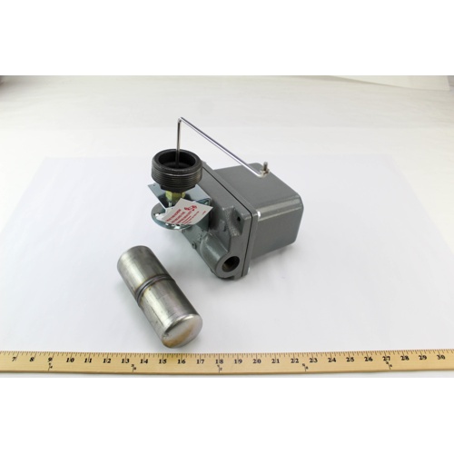 Schneider electric (square d) 9038cw32 alternating float switch nema 4, 7" rod, left position