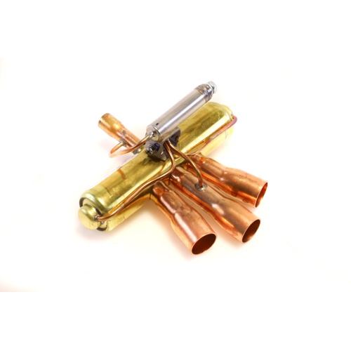 Trane val8210 3/8x5/8 reversing valve without coil